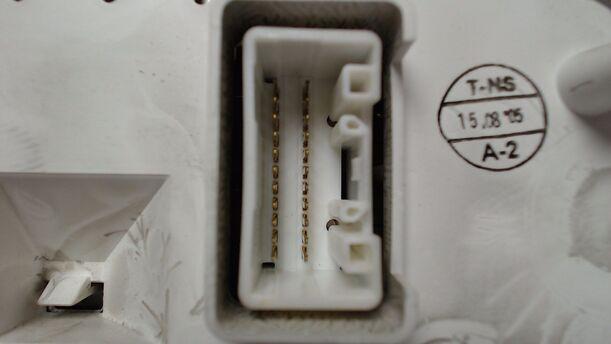 Foto: TACHOEINHEIT / KOMBIINSTRUMENT eines Mitsubishi Colt CZ3 1.3 255 541/Z24