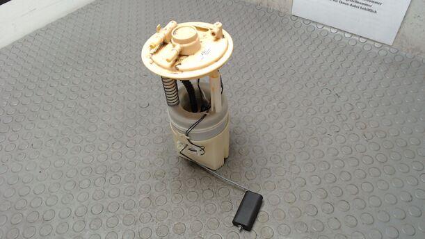 Foto: KRAFTSTOFFPUMPE eines Mitsubishi Colt CZ3 1.3 255 541/Z24