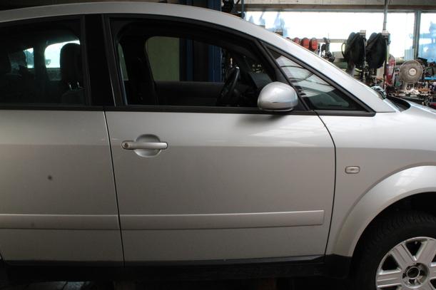 Foto: TÜR VORN RECHTS eines Audi A2 1.4 255 592/Z24