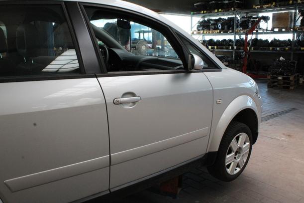 Foto: TÜR VORN RECHTS eines Audi A2 1.4 255 592/Z24