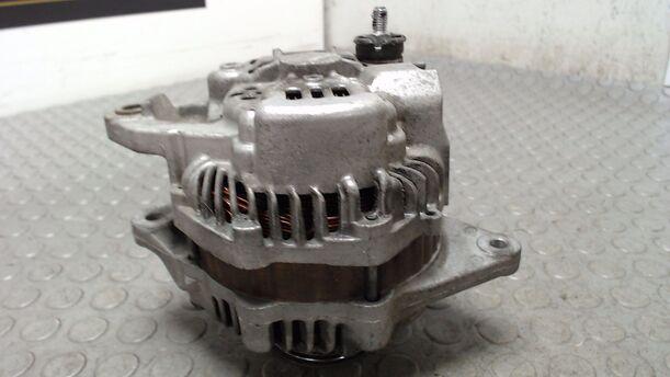Foto: LICHTMASCHINE eines Mitsubishi Colt CZ3 1.3 255 592/Z24