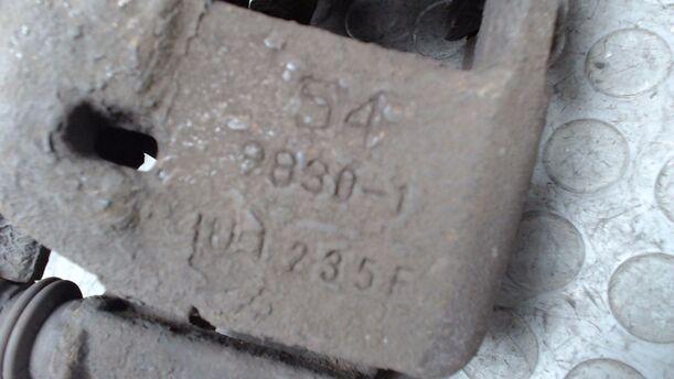 Foto: BREMSSATTEL VORN LINKS eines Mitsubishi Colt CZ3 1.3 255 592/Z24