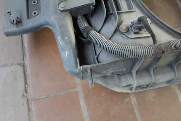 Foto: KÜHLERZARGE eines Peugeot 206 CC 110 GLX