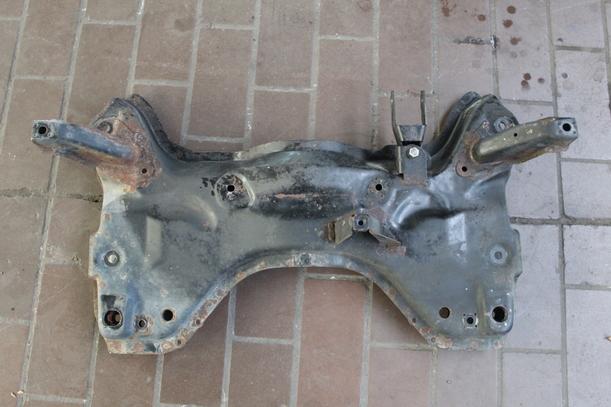 Foto: VORDERACHSTRÄGER eines Peugeot 206 CC 110 GLX