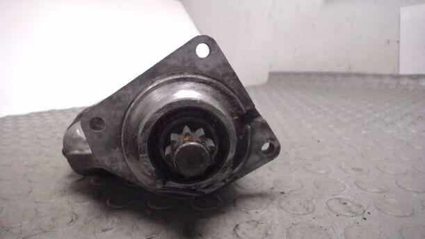 Foto: ANLASSER / STARTER  BOSCH eines VW GOLF GL