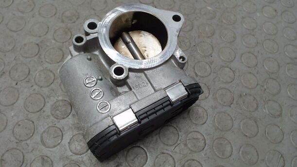 Foto: DROSSELKLAPPENSTUTZEN  BOSCH eines Peugeot 206 CC 110 GL