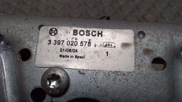 Foto: SCHEIBENWISCHERMOTOR VORN eines Peugeot 206 CC 110 GL