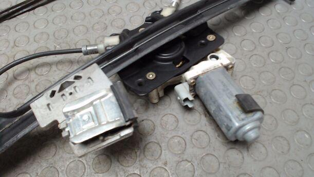 Foto: FENSTERHEBER VORN RECHTS ( CABRIO ) eines Peugeot 206 CC 110 GL