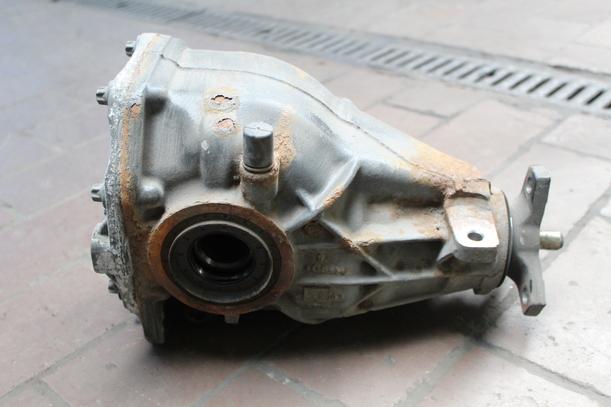 Foto: DIFFERENTIAL/ HINTERACHSGETRIEBE eines Mercedes-Benz C 180 Kompressor Sportcoupe SLX