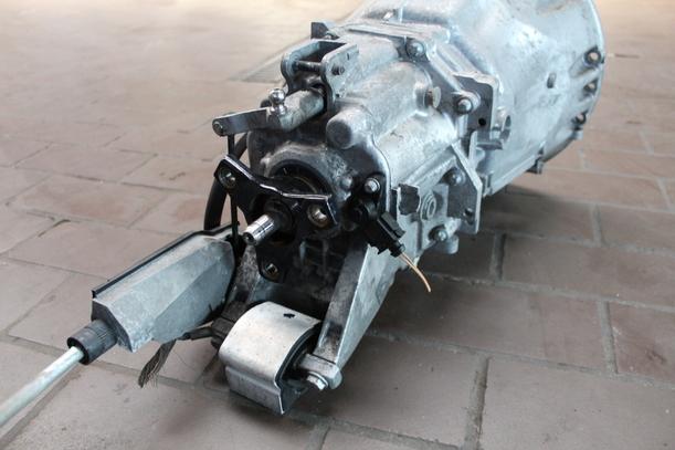 Foto: SCHALTGETRIEBE 716628 eines Mercedes-Benz C 180 Kompressor Sportcoupe SLX