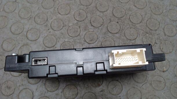 Foto: BLUETOOTH MODUL / STEUERGERÄT eines Peugeot 207 95 VTi SLX