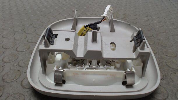 Foto: INNENBELEUCHTUNG eines Peugeot 207 95 VTi SLX