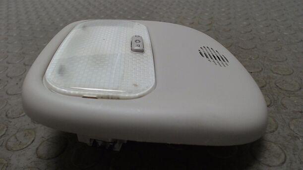 Foto: INNENBELEUCHTUNG eines Peugeot 207 95 VTi SLX