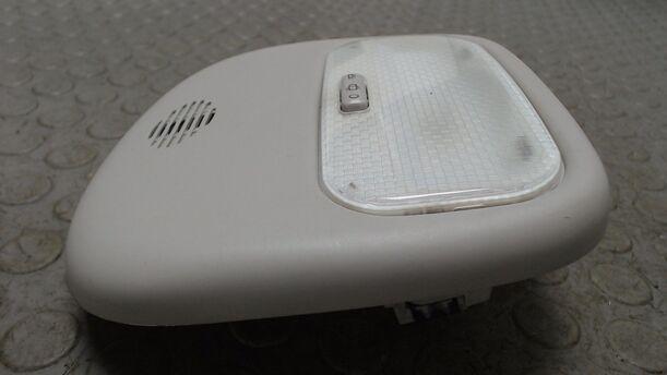 Foto: INNENBELEUCHTUNG eines Peugeot 207 95 VTi SLX