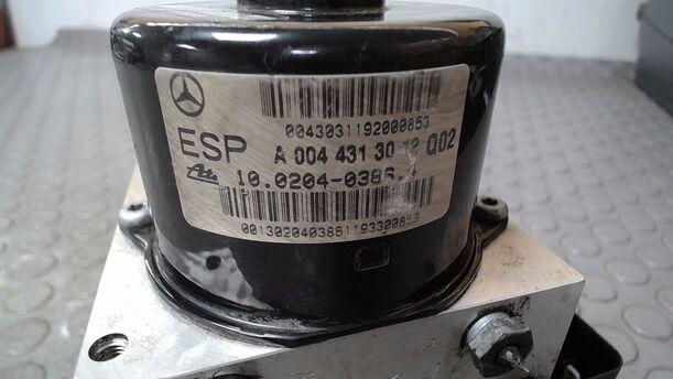 Foto: HAUPTBREMSAGGREGAT ABS/ ESP eines Mercedes-Benz C 180 Kompressor Sportcoupe SLX