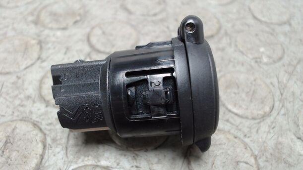 Foto: USB / AUX ANSCHLUSS eines Peugeot 207 95 VTi SLX