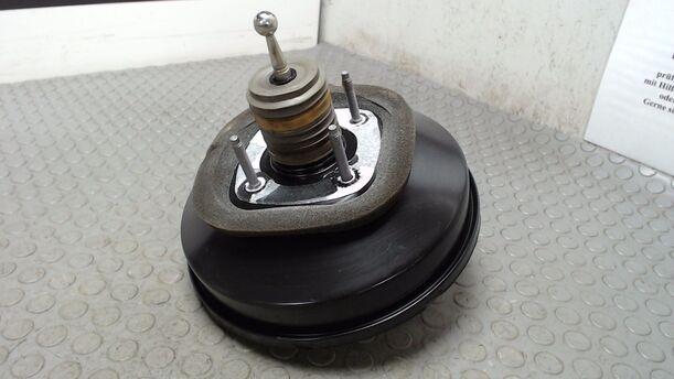 Foto: BREMSKRAFTVERSTÄRKER eines Peugeot 207 95 VTi SLX