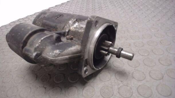 Foto: ANLASSER / STARTER  BOSCH) eines VW GOLF L