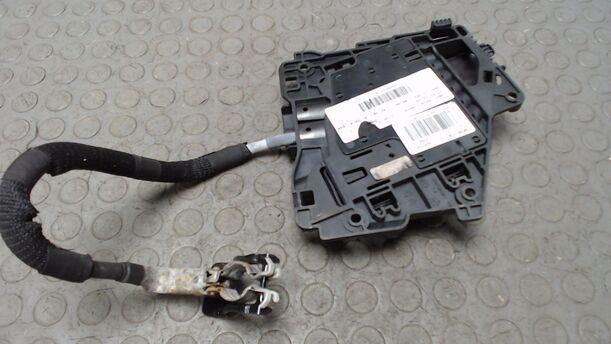 Foto: SICHERUNGSKASTEN BATTERIE eines Peugeot 207 95 VTi SLX