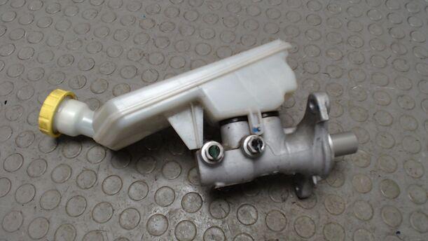 Foto: HAUPTBREMSZYLINDER eines Peugeot 207 95 VTi Cosmo