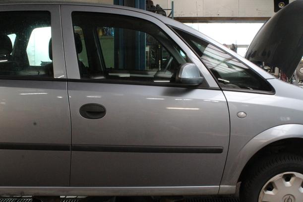Foto: TÜR VORN RECHTS eines Opel Meriva 1.6 16V Easytronic Cosmo