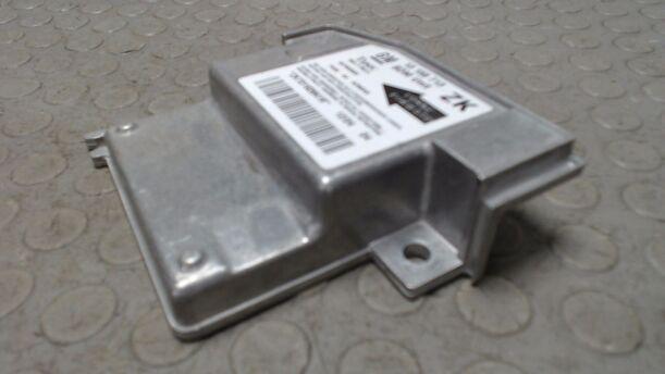Foto: STEUERGERÄT AIRBAG eines Opel Meriva 1.6 16V Easytronic