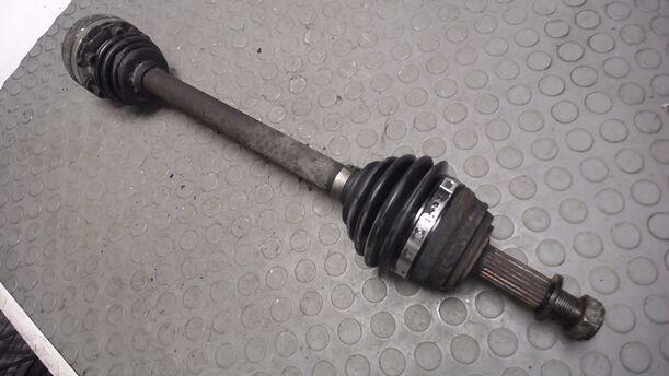 Foto: ANTRIEBSWELLE LINKS eines VW GOLF L