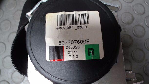 Foto: SICHERHEITSGURT VORN RECHTS ( 2/3 TÜRER ) eines Opel Corsa 1.2 16V