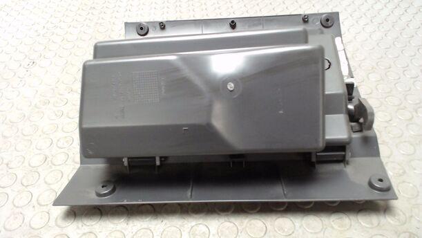 Foto: HANDSCHUHFACH eines Opel Meriva 1.6 16V Easytronic