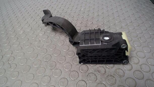 Foto: GASPEDAL eines Opel Corsa 1.2 16V