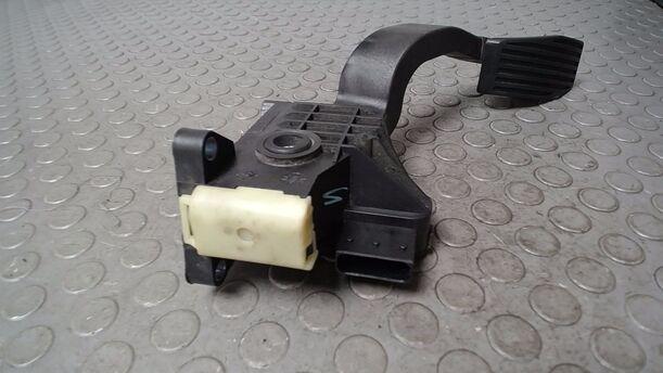 Foto: GASPEDAL eines Opel Corsa 1.2 16V