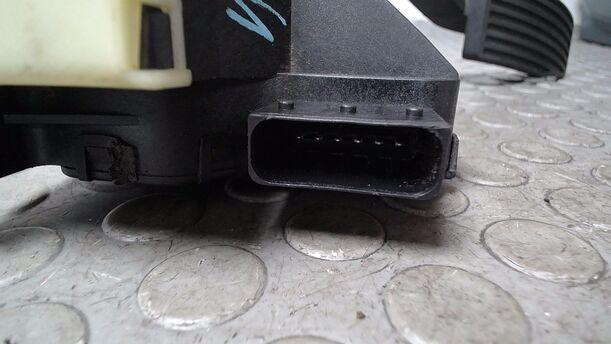 Foto: GASPEDAL eines Opel Corsa 1.2 16V
