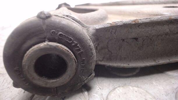 Foto: QUERLENKER LINKS (17mm Traggelenk) eines VW GOLF L