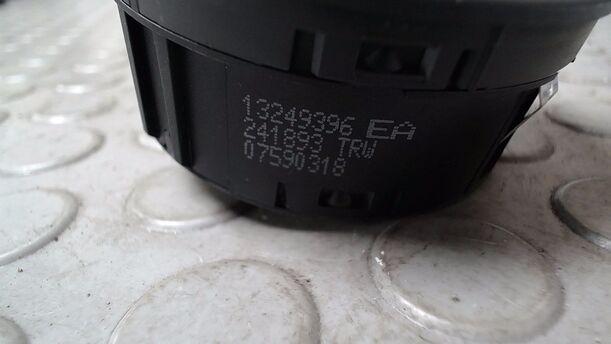 Foto: LICHTSCHALTER eines Opel Corsa 1.2 16V