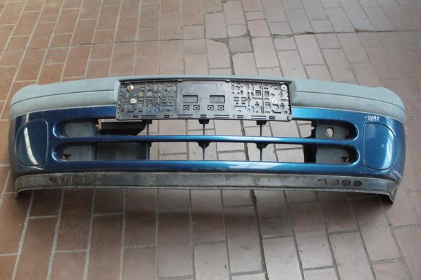 Foto: STOSSFÄNGER / STOßSTANGE VORN ( VOR FACELIFT ) eines Renault Clio 1.2