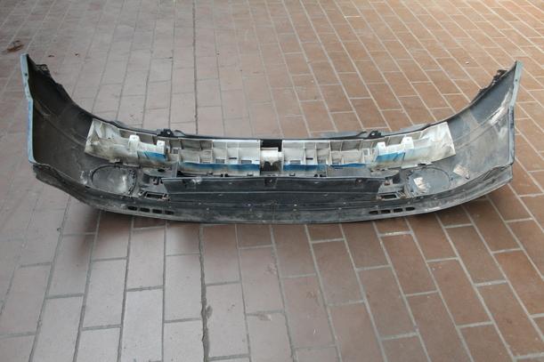 Foto: STOSSFÄNGER / STOßSTANGE VORN ( VOR FACELIFT ) eines Renault Clio 1.2