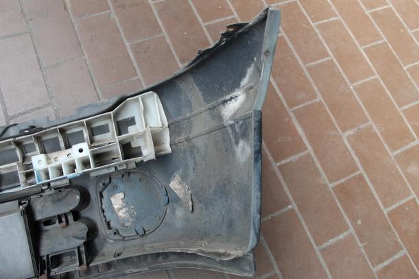 Foto: STOSSFÄNGER / STOßSTANGE VORN ( VOR FACELIFT ) eines Renault Clio 1.2