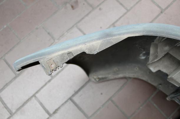 Foto: STOSSFÄNGER / STOßSTANGE VORN ( VOR FACELIFT ) eines Renault Clio 1.2