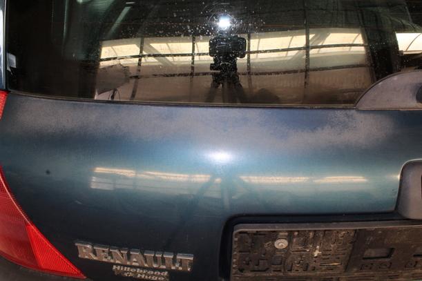 Foto: HECKKLAPPE / HECKDECKEL ( VOR FACELIFT ) eines Renault Clio 1.2