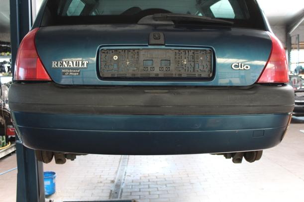 Foto: STOSSFÄNGER / STOßSTANGE HINTEN ( VOR FACELIFT ) eines Renault Clio 1.2