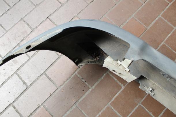 Foto: STOSSFÄNGER / STOßSTANGE HINTEN ( VOR FACELIFT ) eines Renault Clio 1.2