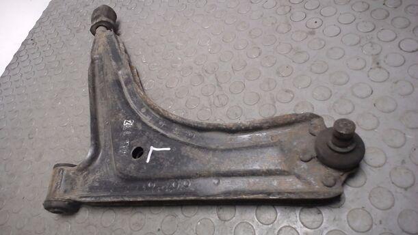 Foto: QUERLENKER VORN LINKS (17mm Traggelenk) eines VW GOLF L