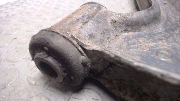 Foto: QUERLENKER VORN LINKS (17mm Traggelenk) eines VW GOLF L
