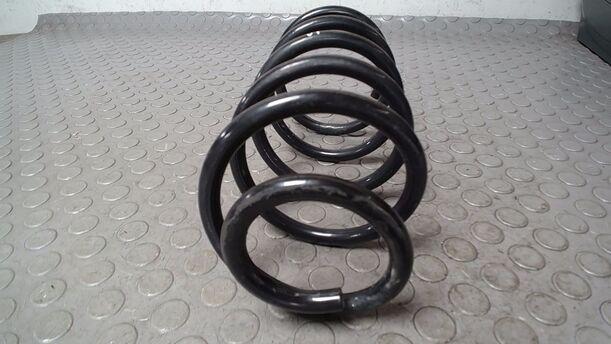 Foto: HINTERFEDER/ FEDER HINTEN eines Opel Corsa 1.2 16V