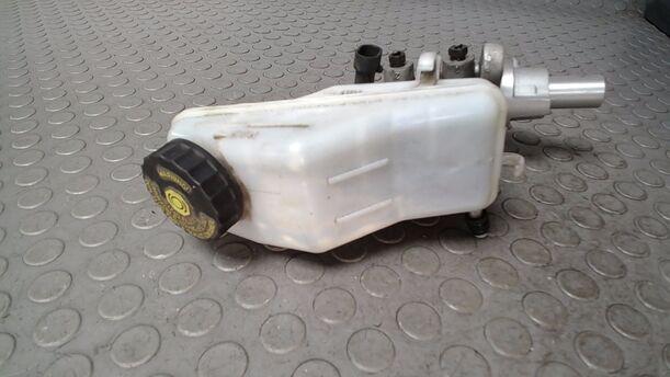 Foto: HAUPTBREMSZYLINDER eines Opel Corsa 1.2 16V