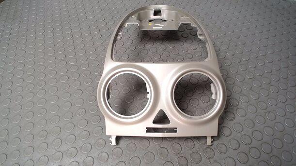 Foto: ABDECKUNG MITTELKONSOLE eines Opel Corsa 1.2 16V