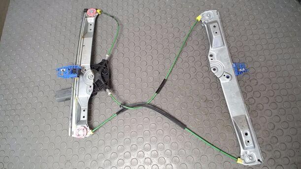 Foto: FENSTERHEBER ELEKTRISCH RECHTS ( 2/3 TÜRER ) eines Opel Corsa 1.2 16V