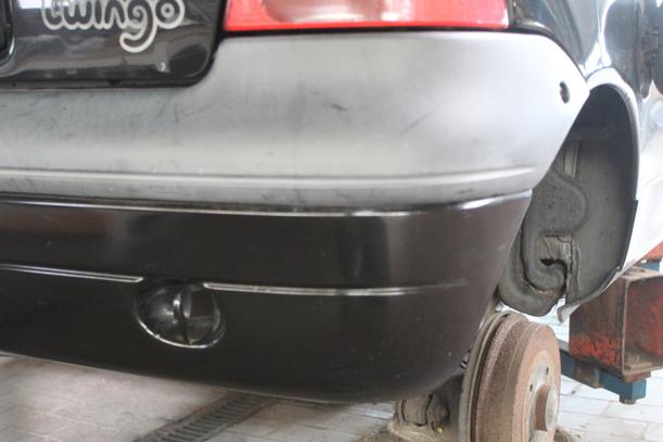 Foto: STOSSFÄNGER/ STOßSTANGE HINTEN eines Renault Twingo