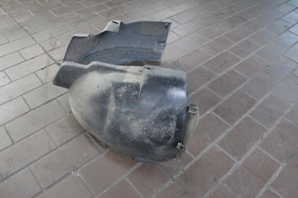 Foto: RADHAUSSCHALE/ INNENRADHAUS VORN LINKS eines Fiat Seicento 1.1