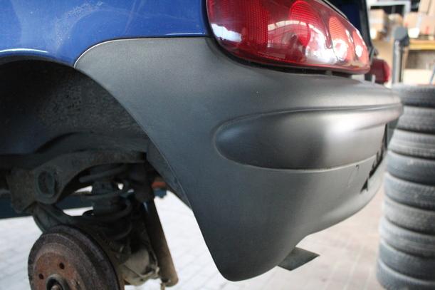 Foto: STOSSFÄNGER/ STOßSTANGE HINTEN eines Fiat Seicento 1.1